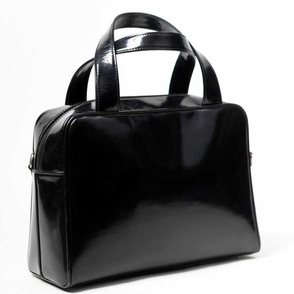 Gucci x Tom Ford Black Lacquered Leather bag PM authenticated. - Picture 8 of 13